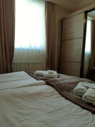 Гостевой дом Kazbegi Guide Степанцминда Двухместный номер с 2 отдельными кроватями и собственной ванной комнатой-5